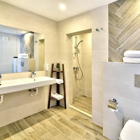 Ihotel Sunny Hotel 4*